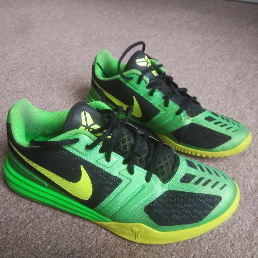 Men's Nike Kobe Mentality venom green size 13